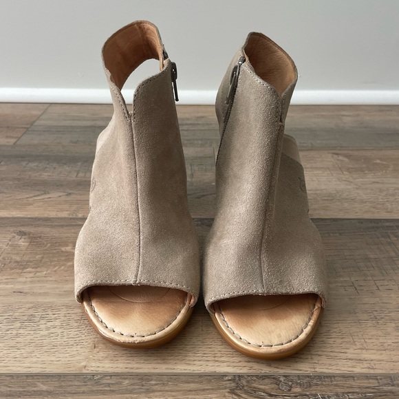 Born heeled open toe sandals - Picture 2 of 8